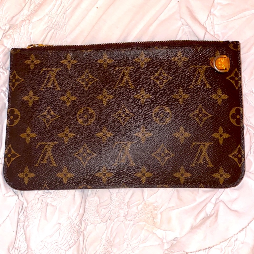 Louis Vuitton Neverfull Pouch